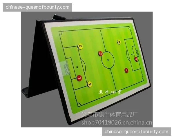 高位逼抢战术普及化背景下 教练需创新触发点与执行细节